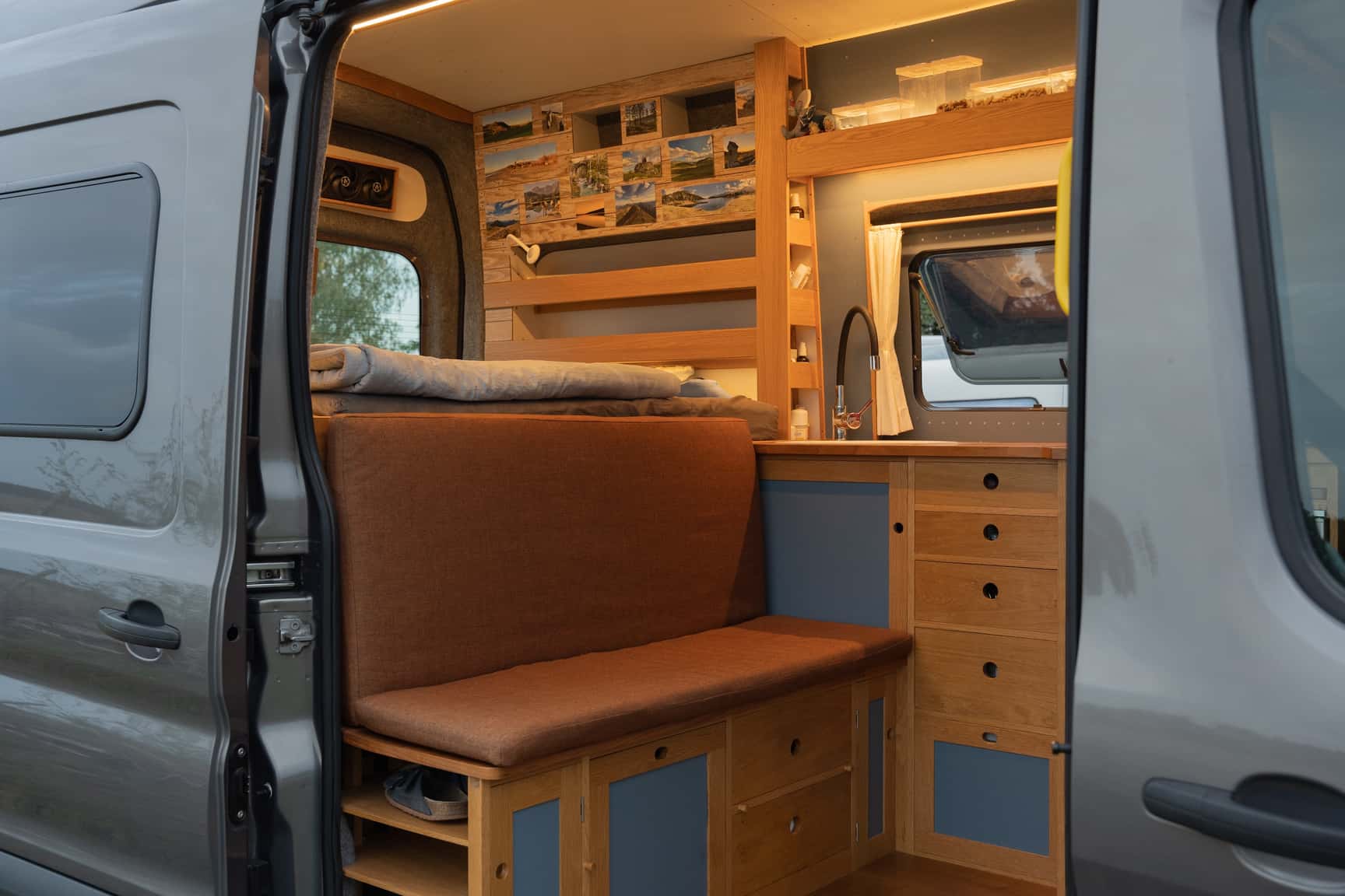 Gemütlicher Ford Transit L2H3 4x4 Camper Ausbau