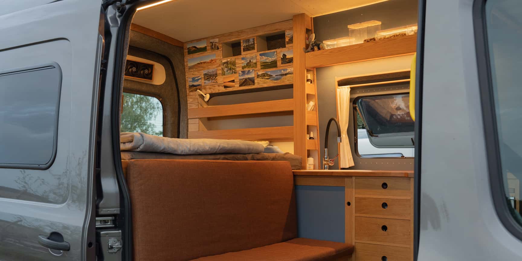 Autarker Camper Ausbau auf Ford Transit 4x4 L2H3